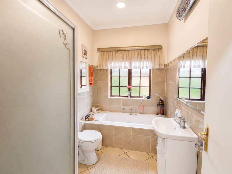 3 Bedroom Property for Sale in WestLake Country Safari Estate North West